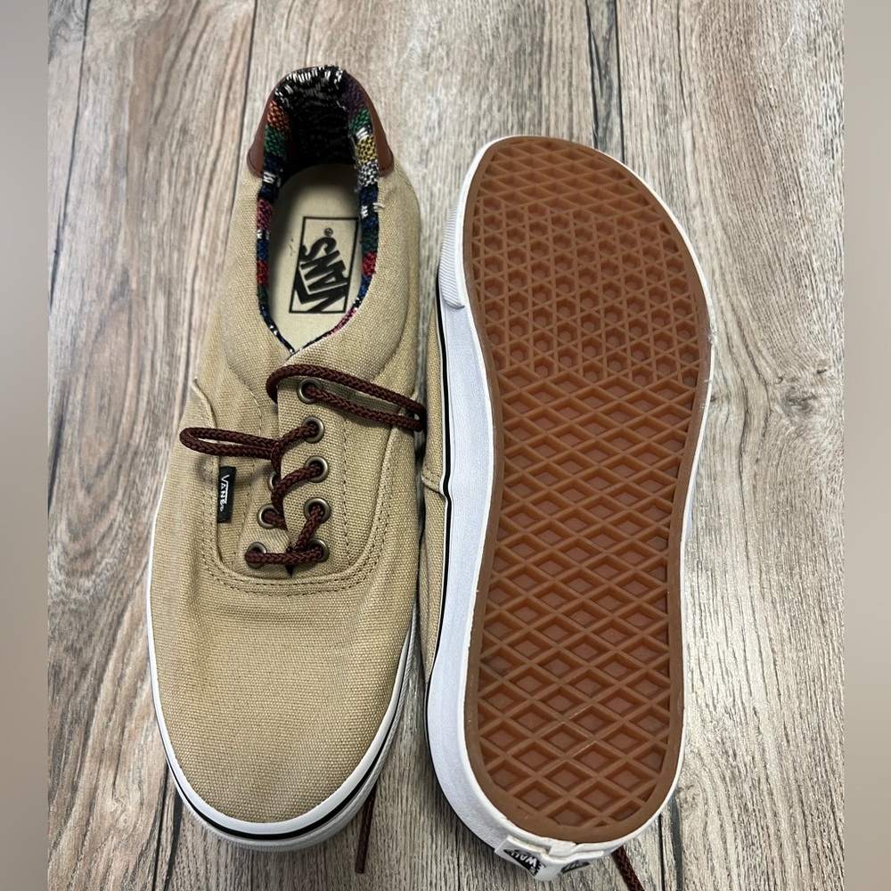 Vans for men - Picture 2 of 3